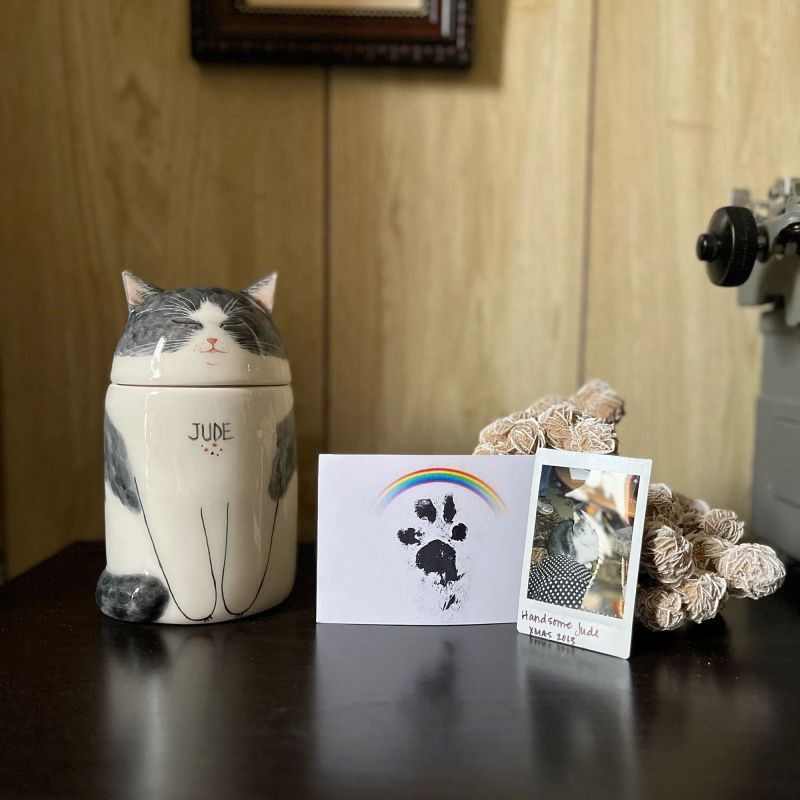 Pet decorations | ceramic hand-painted pet storage box | pet memorial | ceramic hand-painted pet urn | multi-scene pet crafts